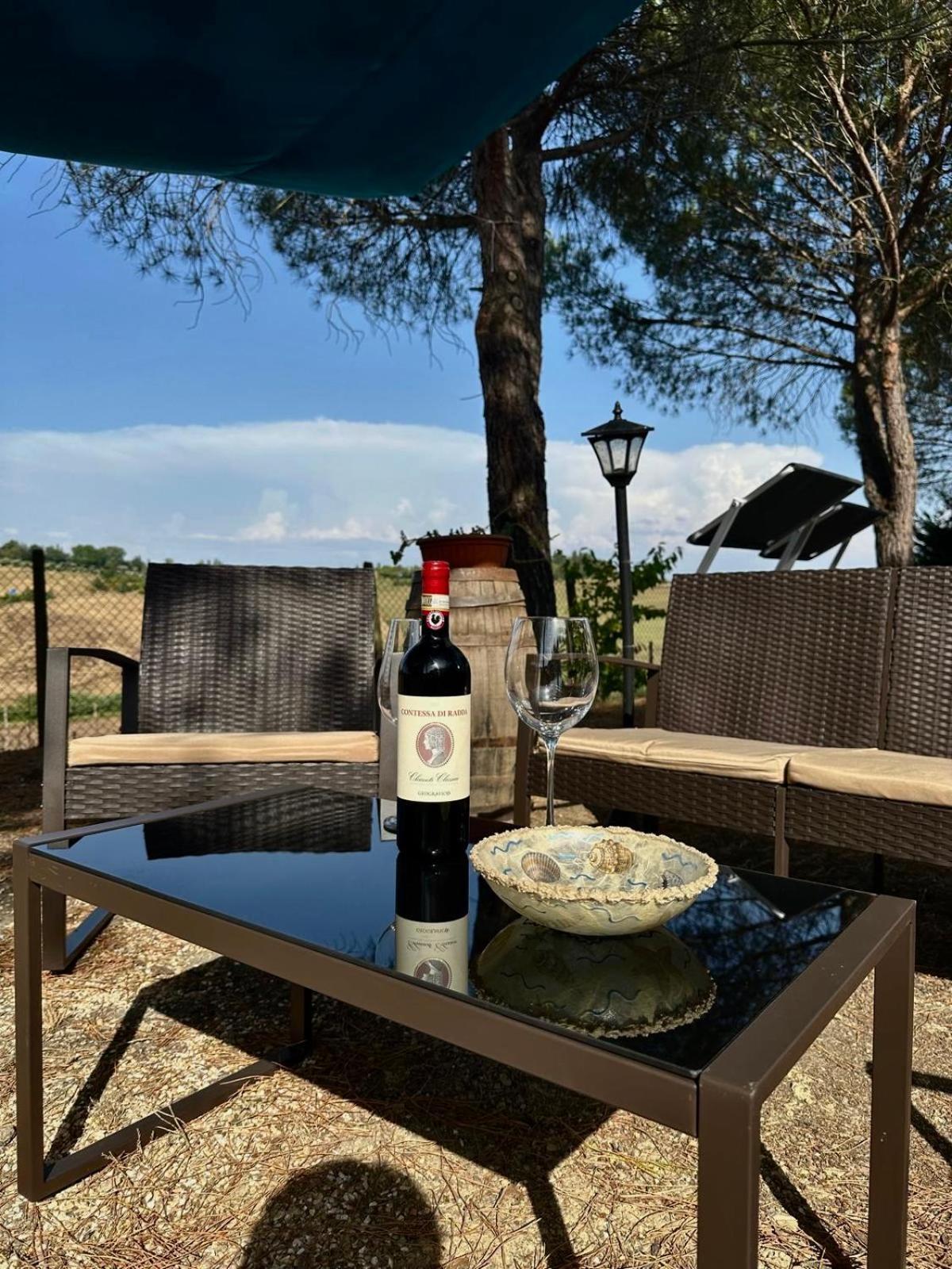 Agriturismo La Terrazza Sul Mangia Siena Luaran gambar