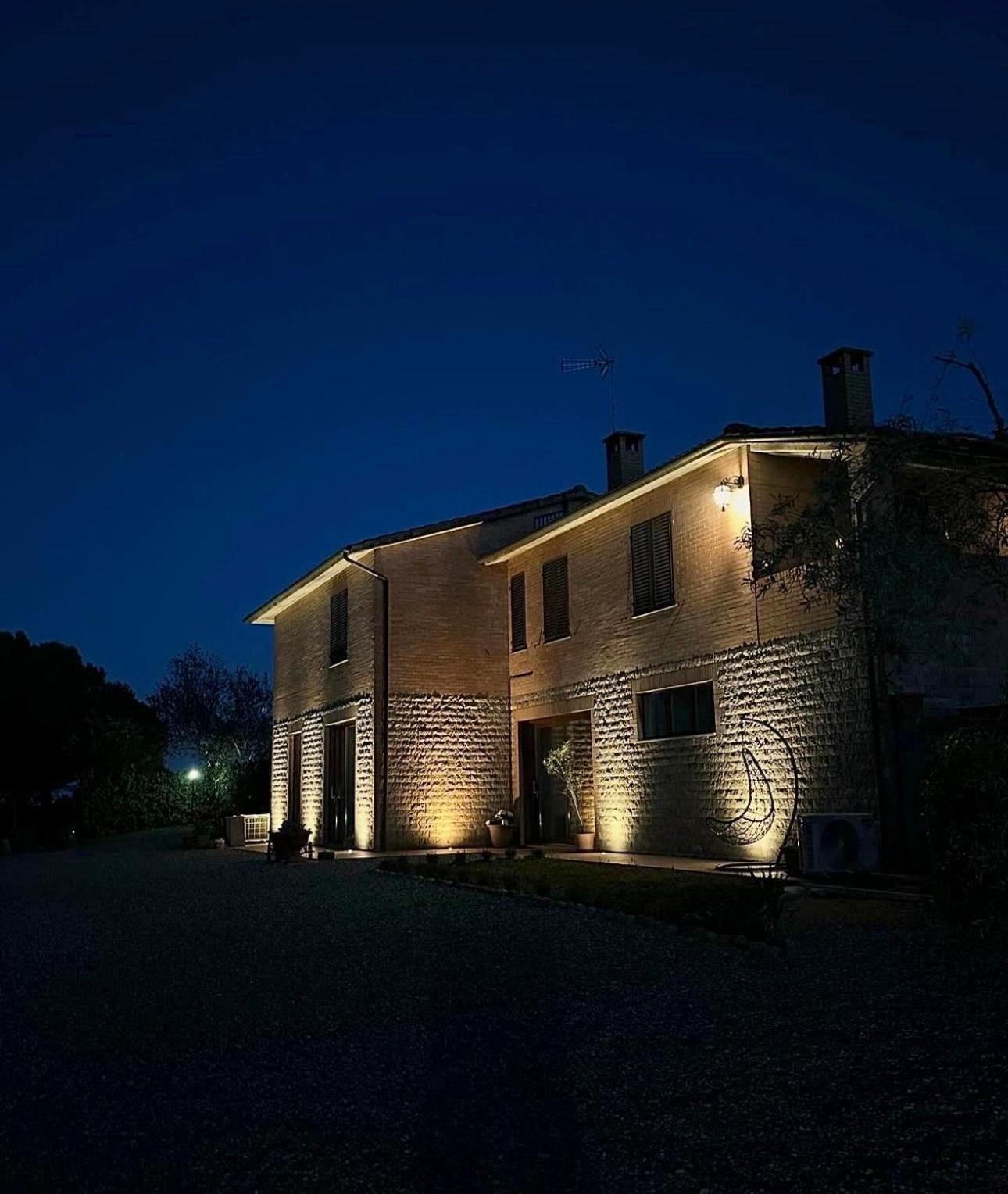 Agriturismo La Terrazza Sul Mangia Siena Luaran gambar
